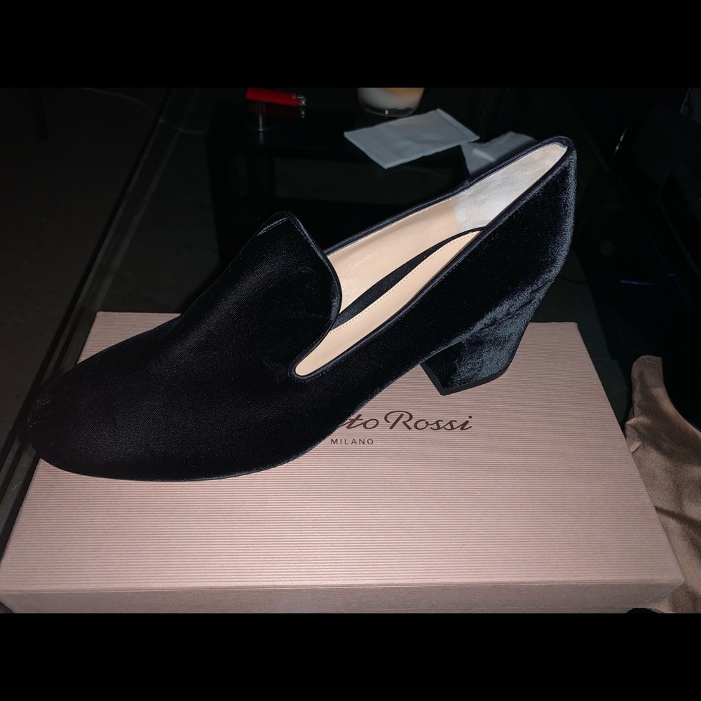 NEVER WORN PERFECT CONDITION LUXURY SHOE